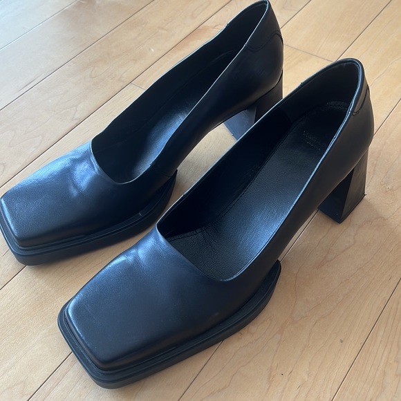 Vagabond Black Leather Loafers SOLD - Picture 2 of 12